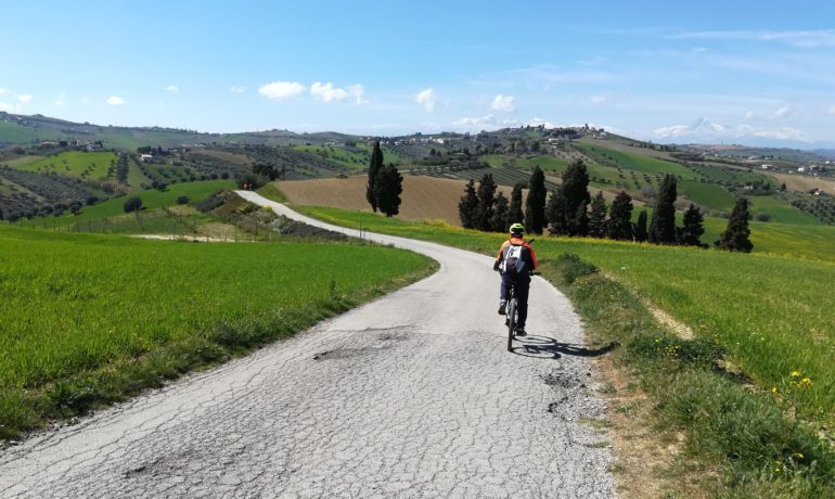 Abruzzo vacanze. Hai mai pensato alla bicicletta?